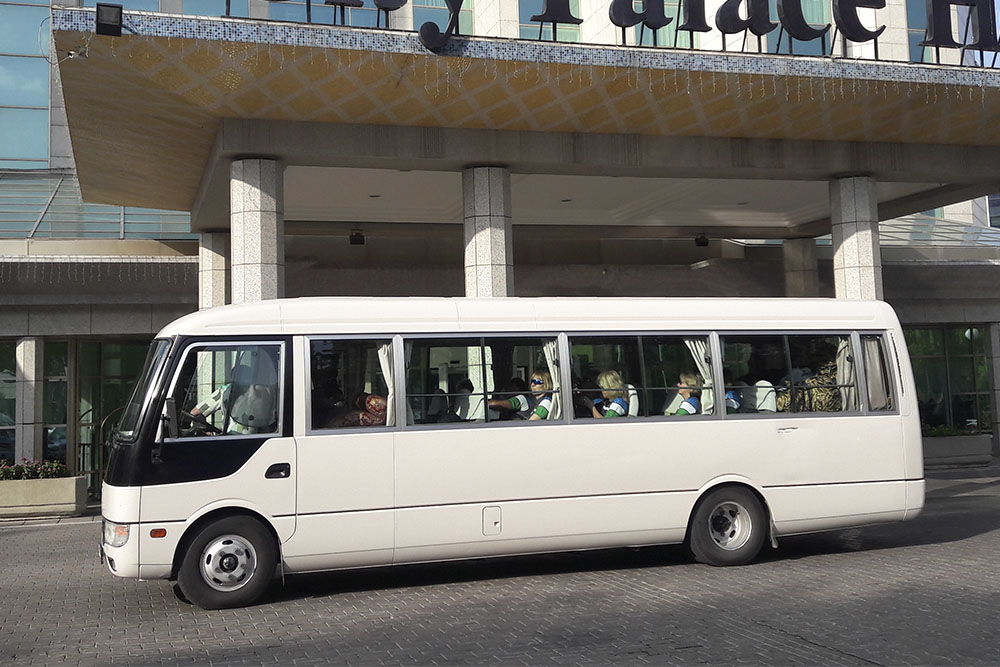 Travel Midi-Bus MITSUBISHI ROSA Travel Midi-Bus MITSUBISHI ROSA